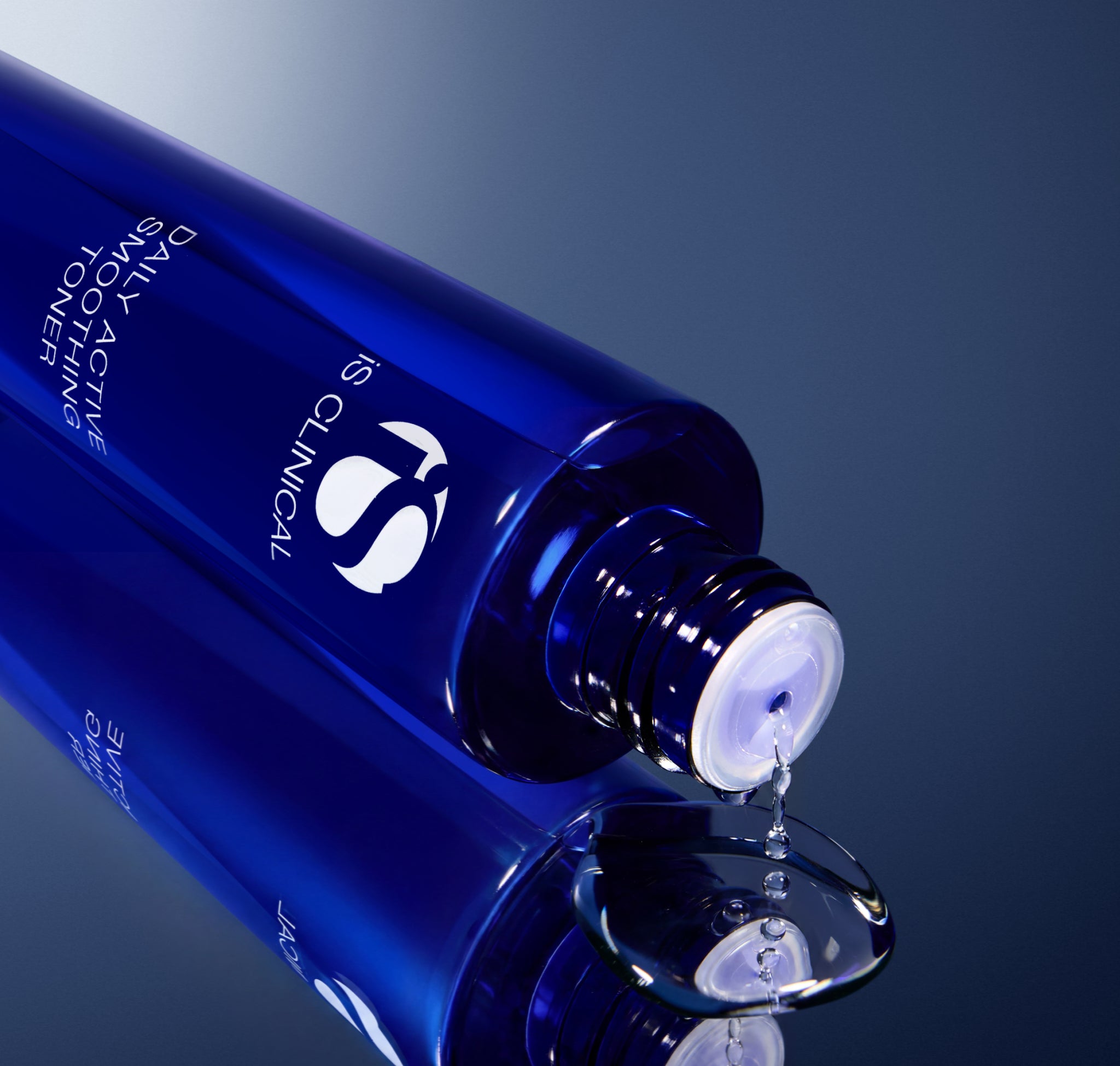 Daily Active Smoothing Toner - iS CLINICAL