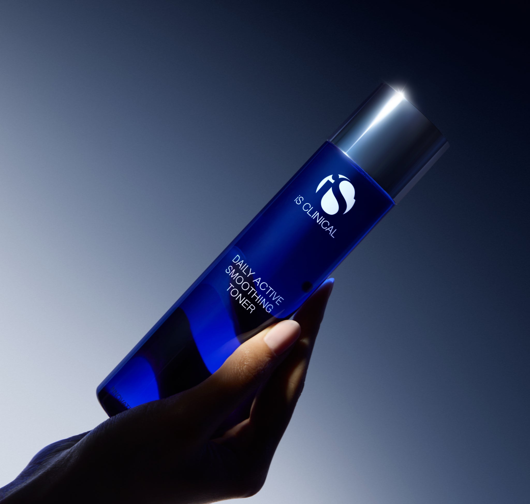 Daily Active Smoothing Toner - iS CLINICAL