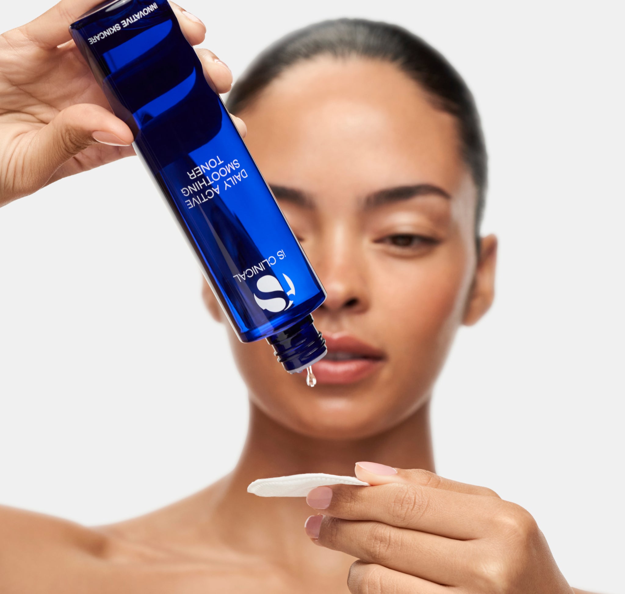 Daily Active Smoothing Toner - iS CLINICAL