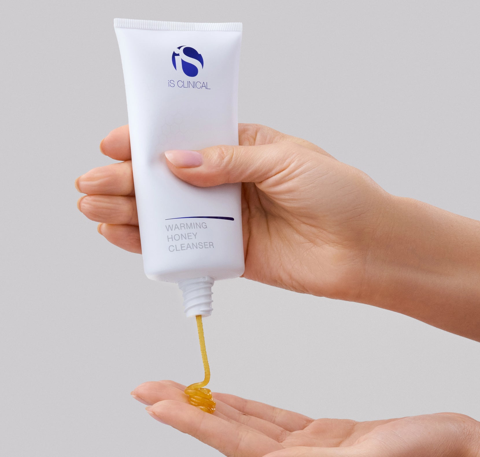 Warming Honey Cleanser - iS CLINICAL